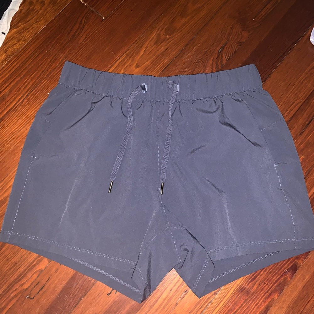 medium avia flowy shorts